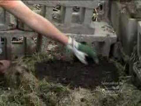 Building a Compost Pile for Your Garden